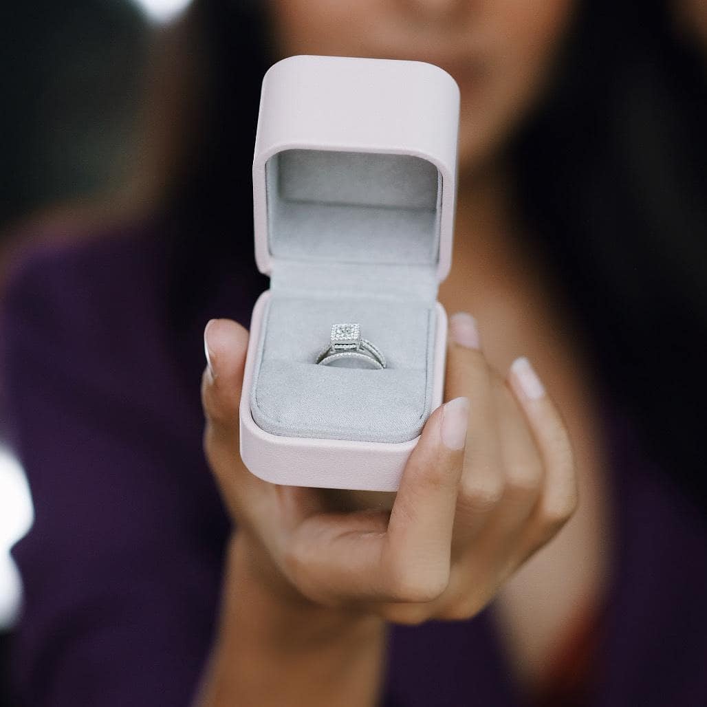 Model cincin tunangan emas terbaru Model cincin tunangan emas terbaru