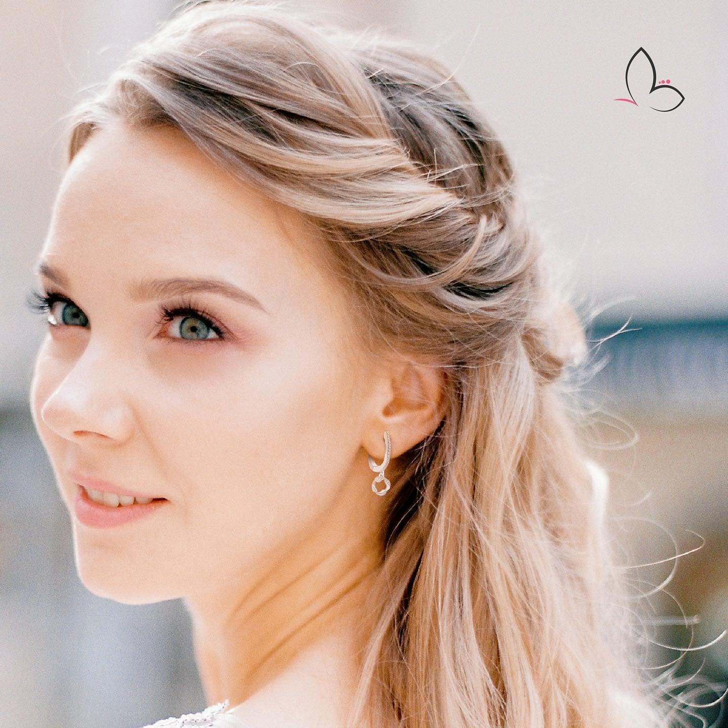 Model anting berlian asli Model anting berlian asli
