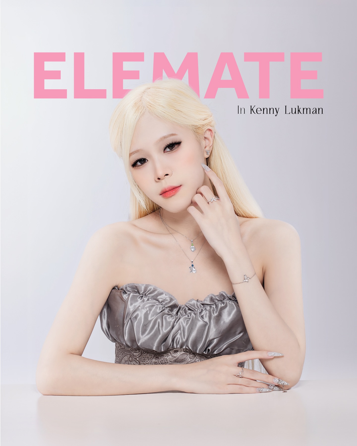 Kalung emas putih model terbaru Kalung emas putih model terbaru