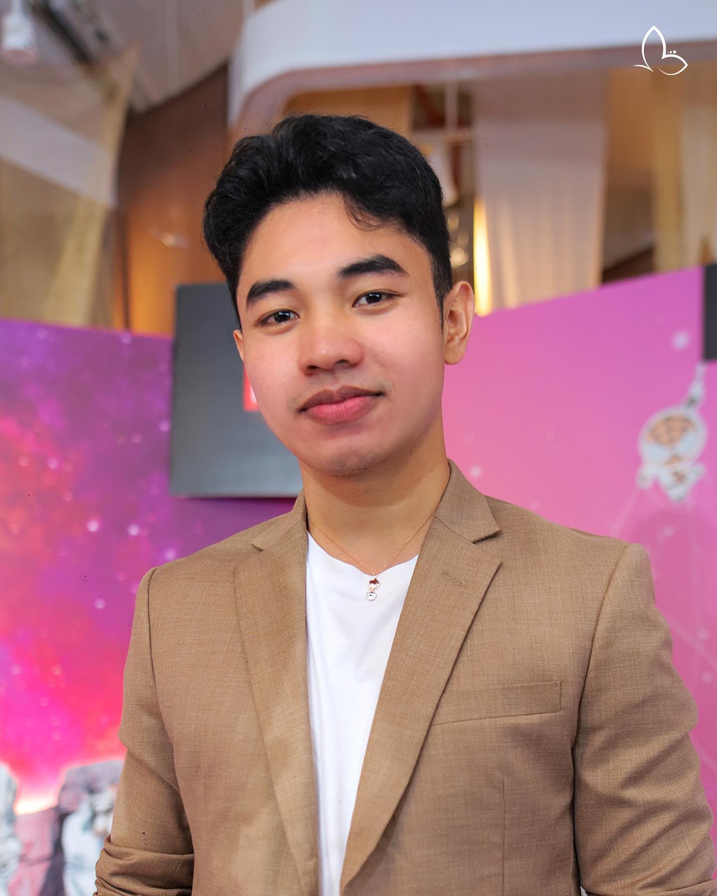 Kalung emas pria model terbaru Kalung emas pria model terbaru