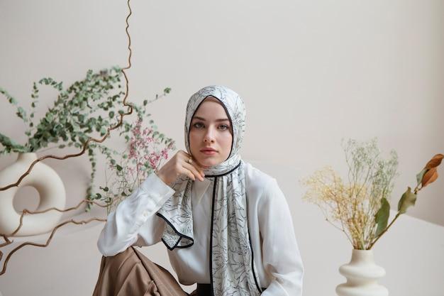 Trik Tampil Modis dengan Perhiasan di Hari Raya