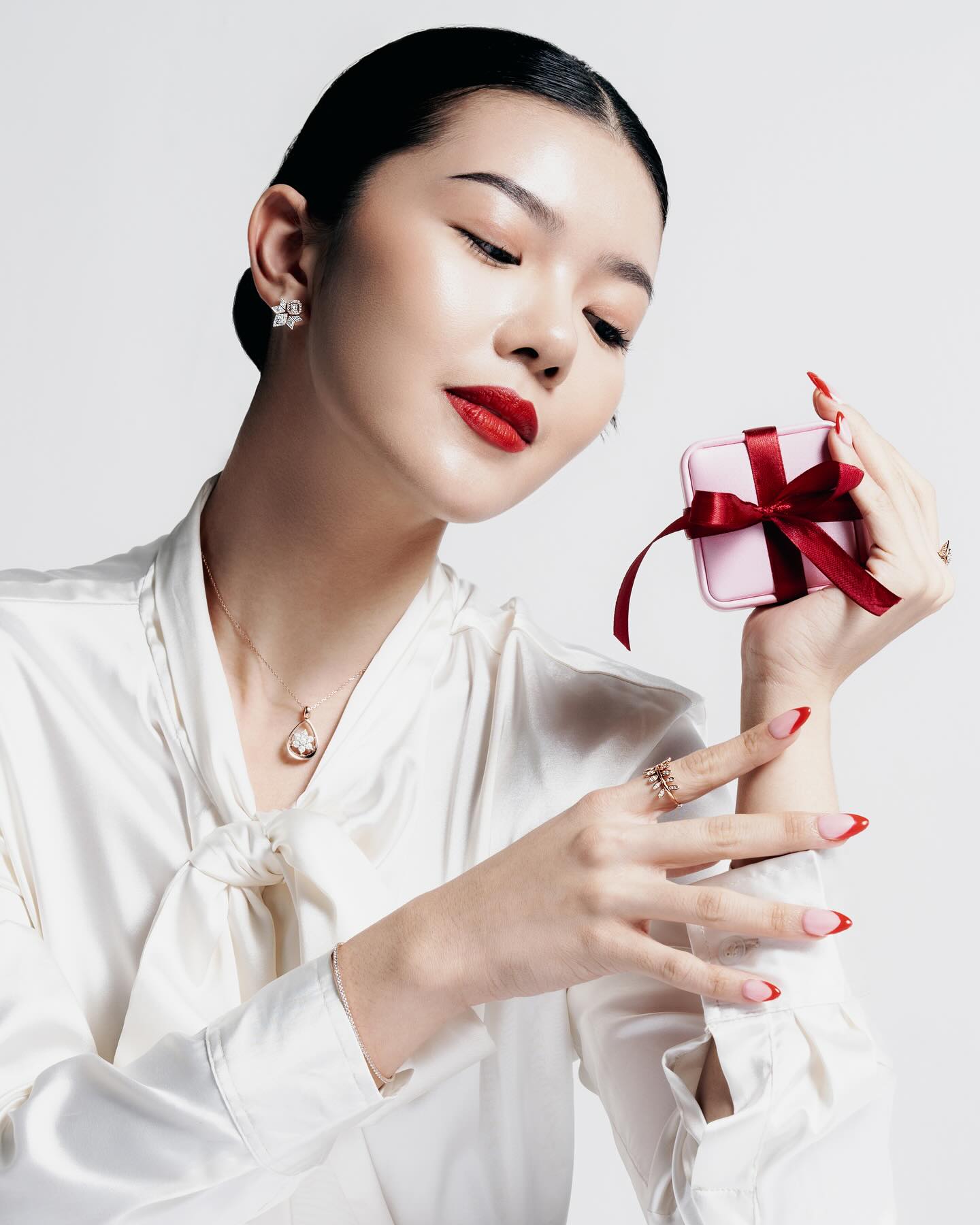 Model cincin emas terbaru Model cincin emas terbaru