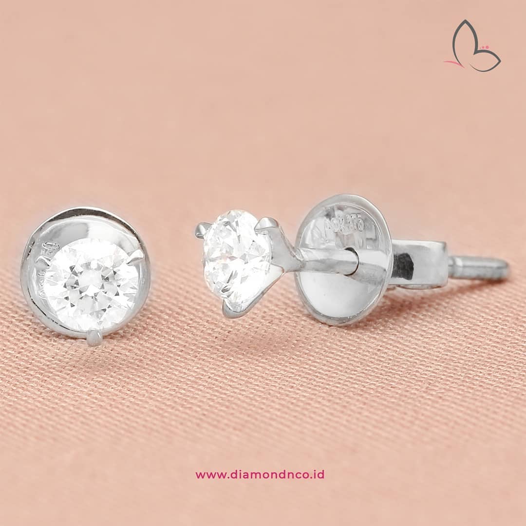 Anting berlian pria Anting berlian pria