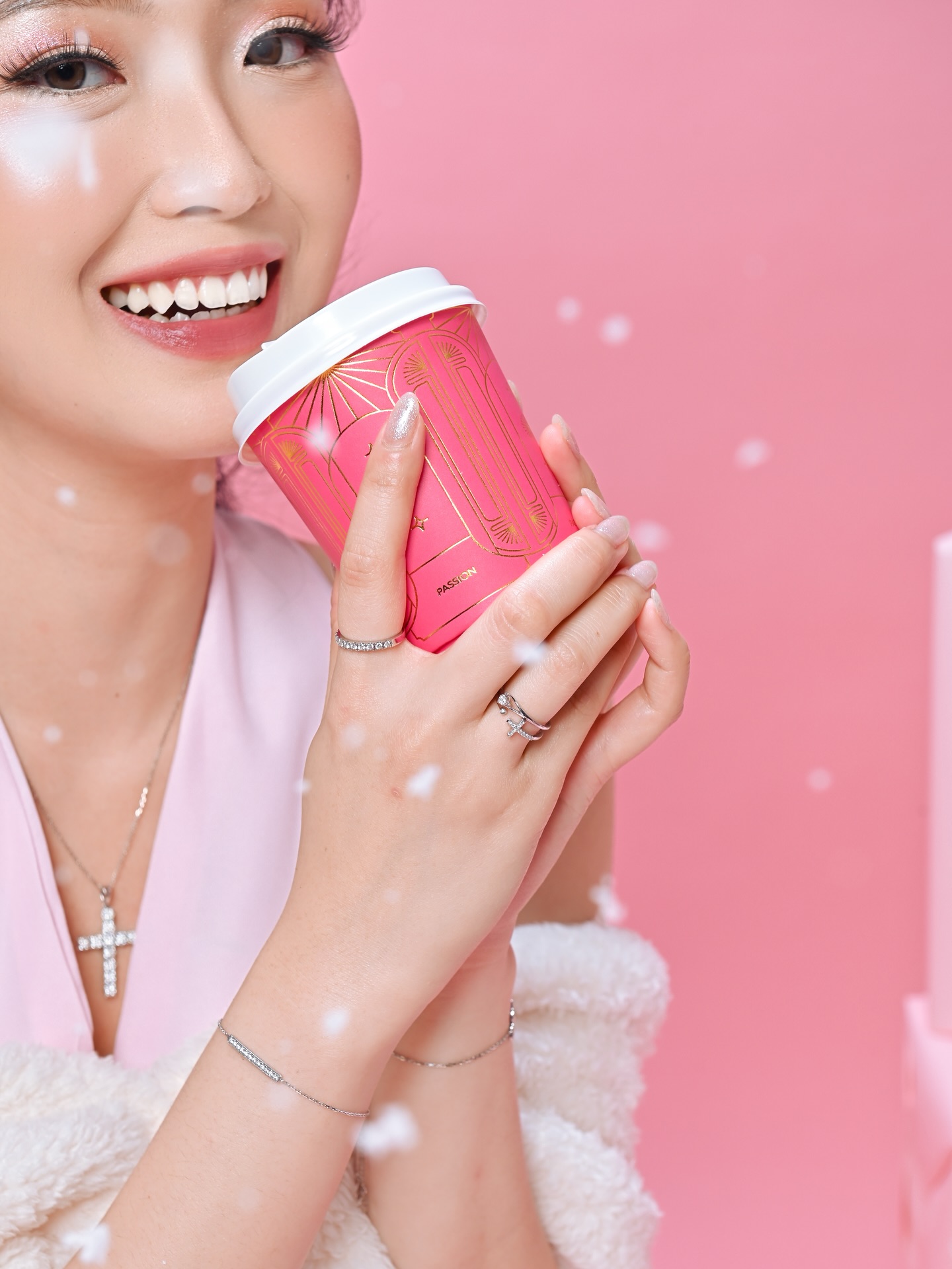 Hadiah perhiasan di Natal untuk teman