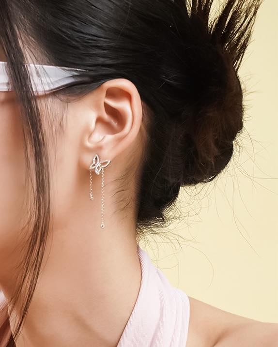 trend perhiasan anting 2025